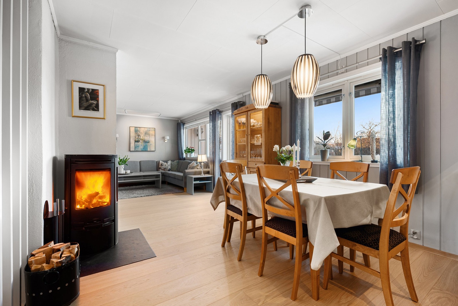 Fin løsning med god plass til stor spisestue. Galleribilde