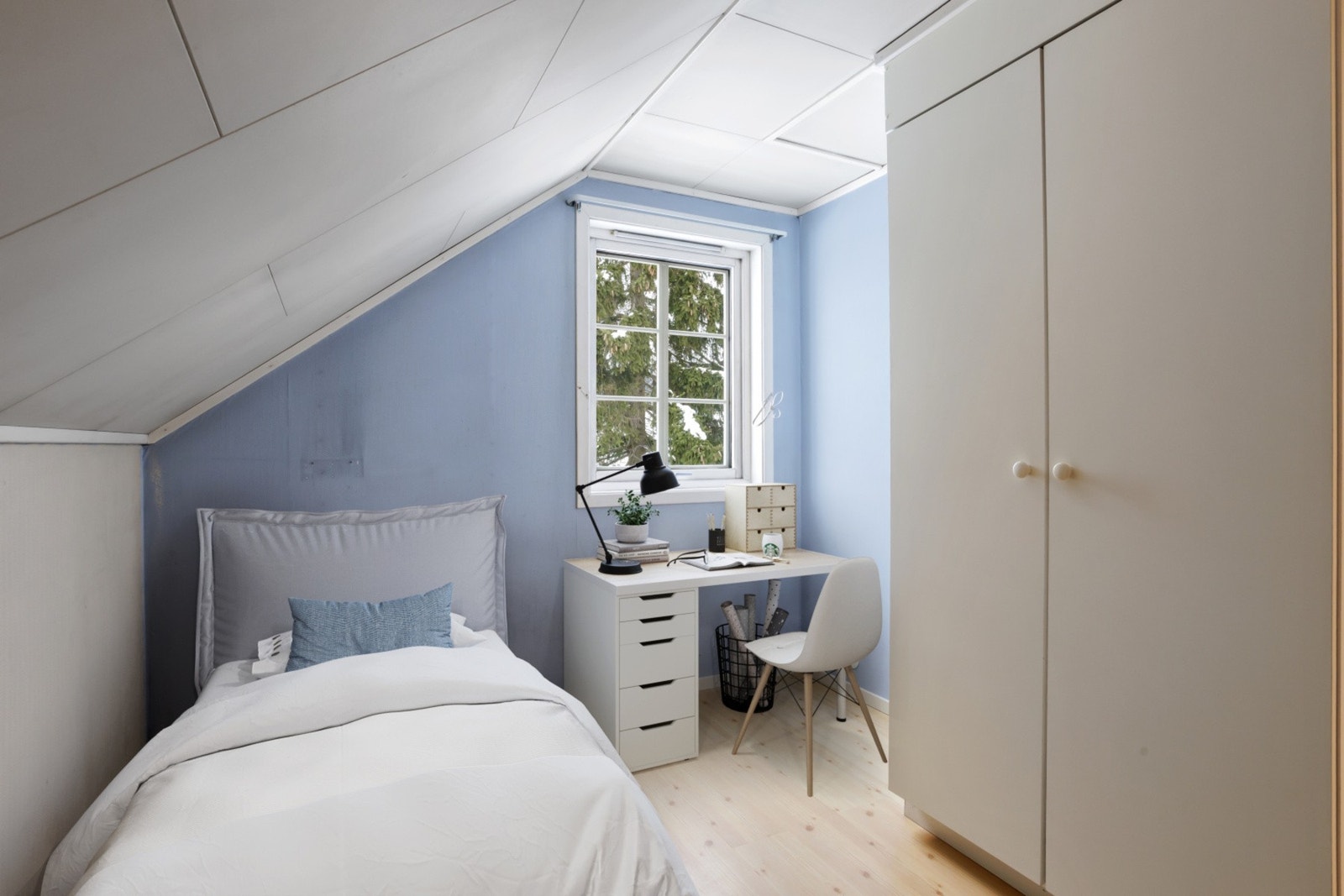 Soverom 3 passer perfekt til et barnerom eller hjemmekontor. Galleribilde