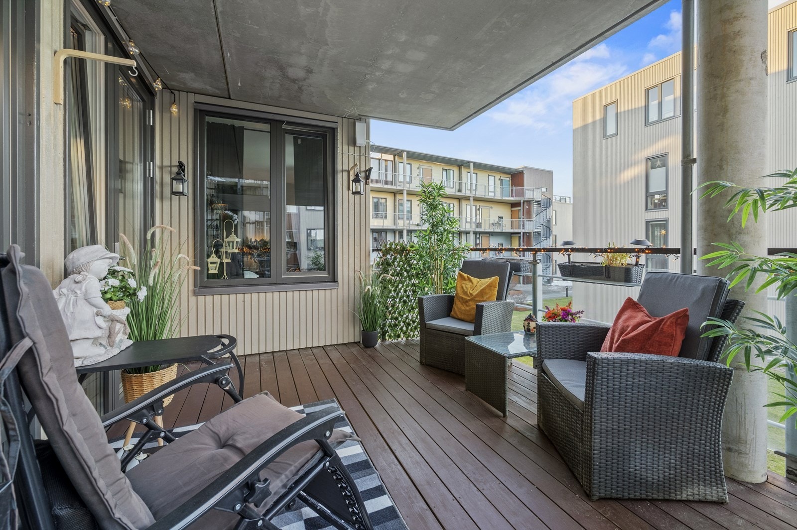 Fra stuen er det direkte tilgang til balkongen. Galleribilde