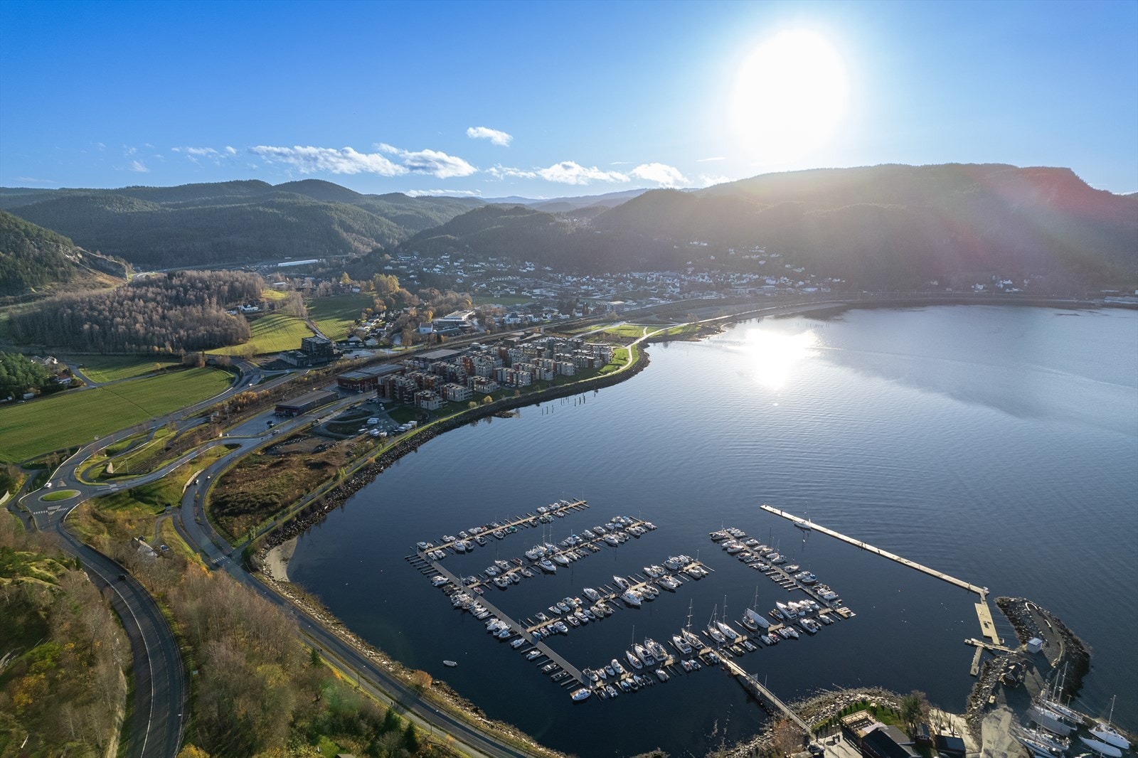 Nærområdet: Fra Hommelvik er det kort veg til flotte tur- og rekreasjonsmuligheter med alt fra mindre toppturer til flott skiterreng på jervskogen skisenter Galleribilde