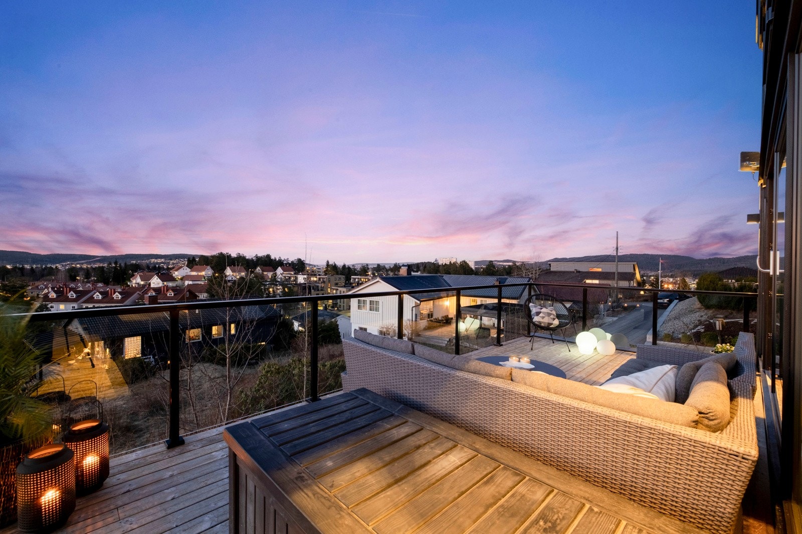 Terrassen måler ca. 24 m². Galleribilde