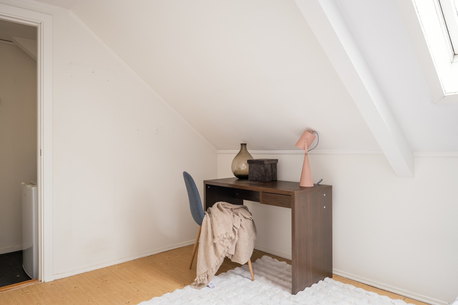 Selger har tidligere leid ut 2 soverom til studenter til kr 6.000,- pr mnd pr rom. Galleribilde