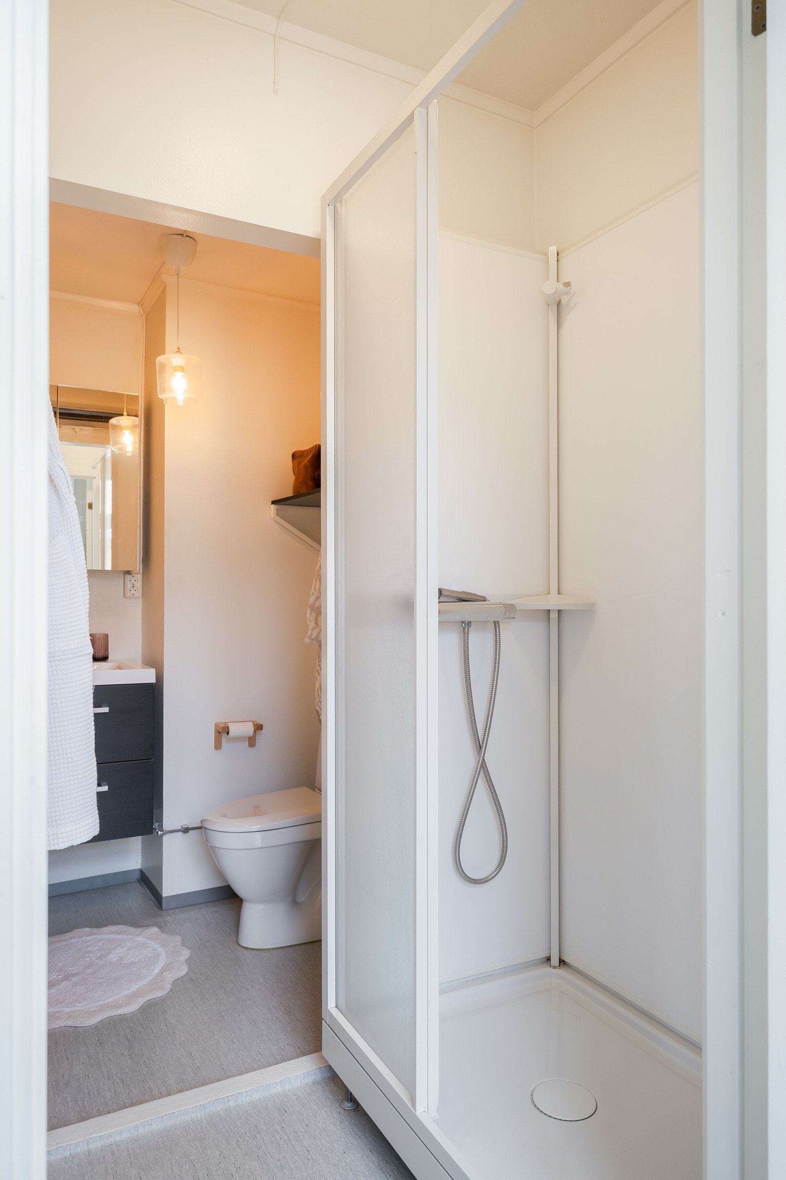 Vask og toalett ble skiftet i 2024. Galleribilde