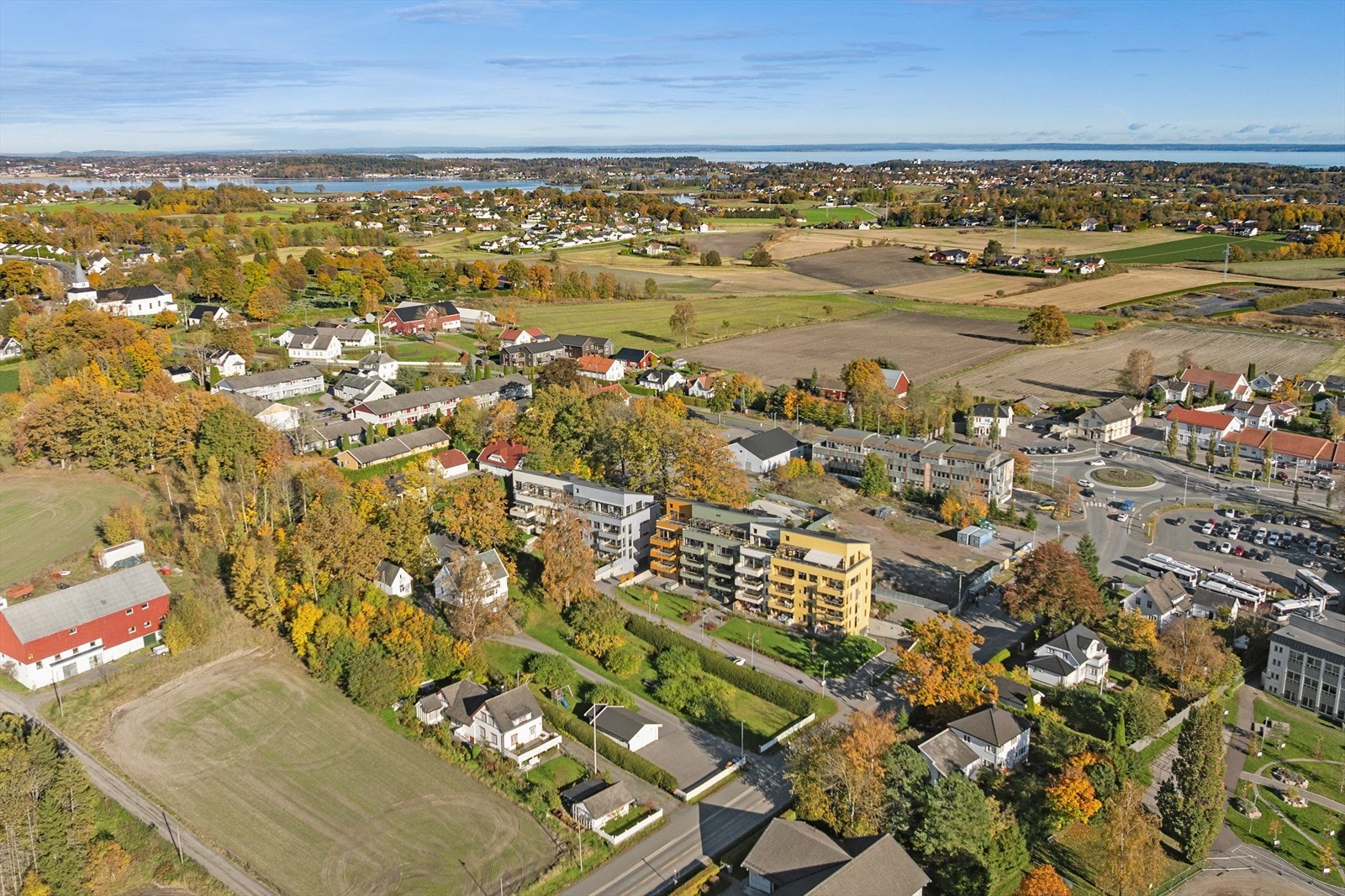 Her bor du både naturskjønt og sentralt til. Galleribilde