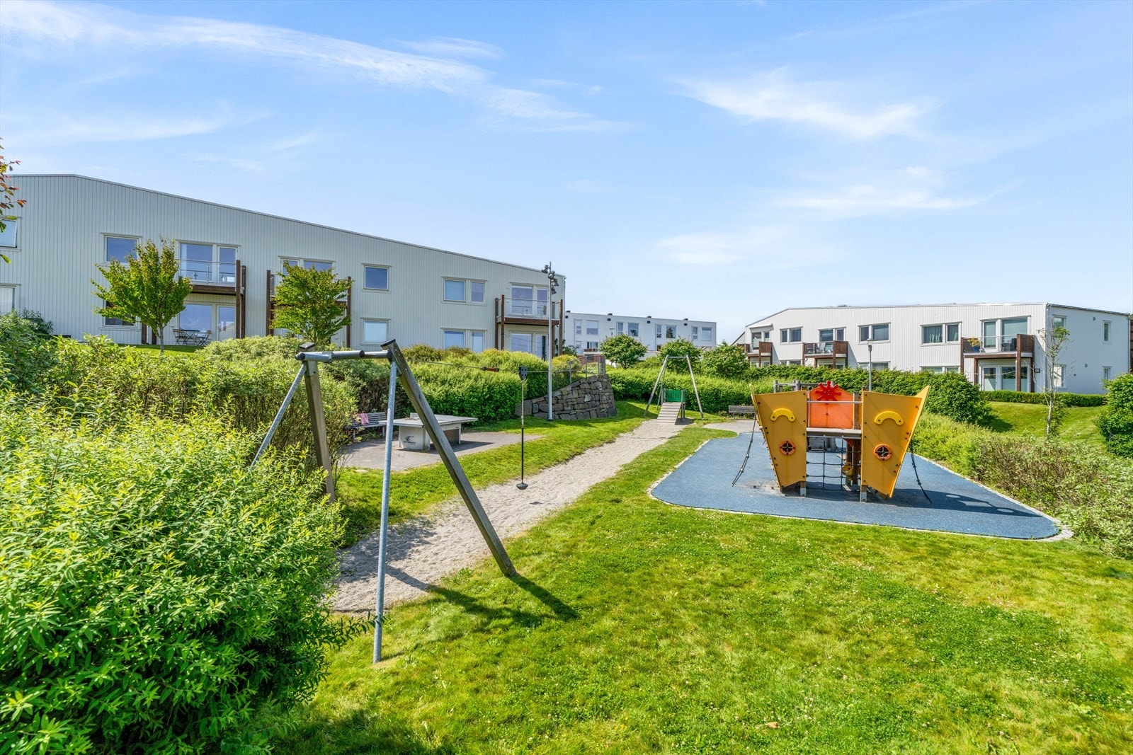 Lekeplass like i nærheten Galleribilde