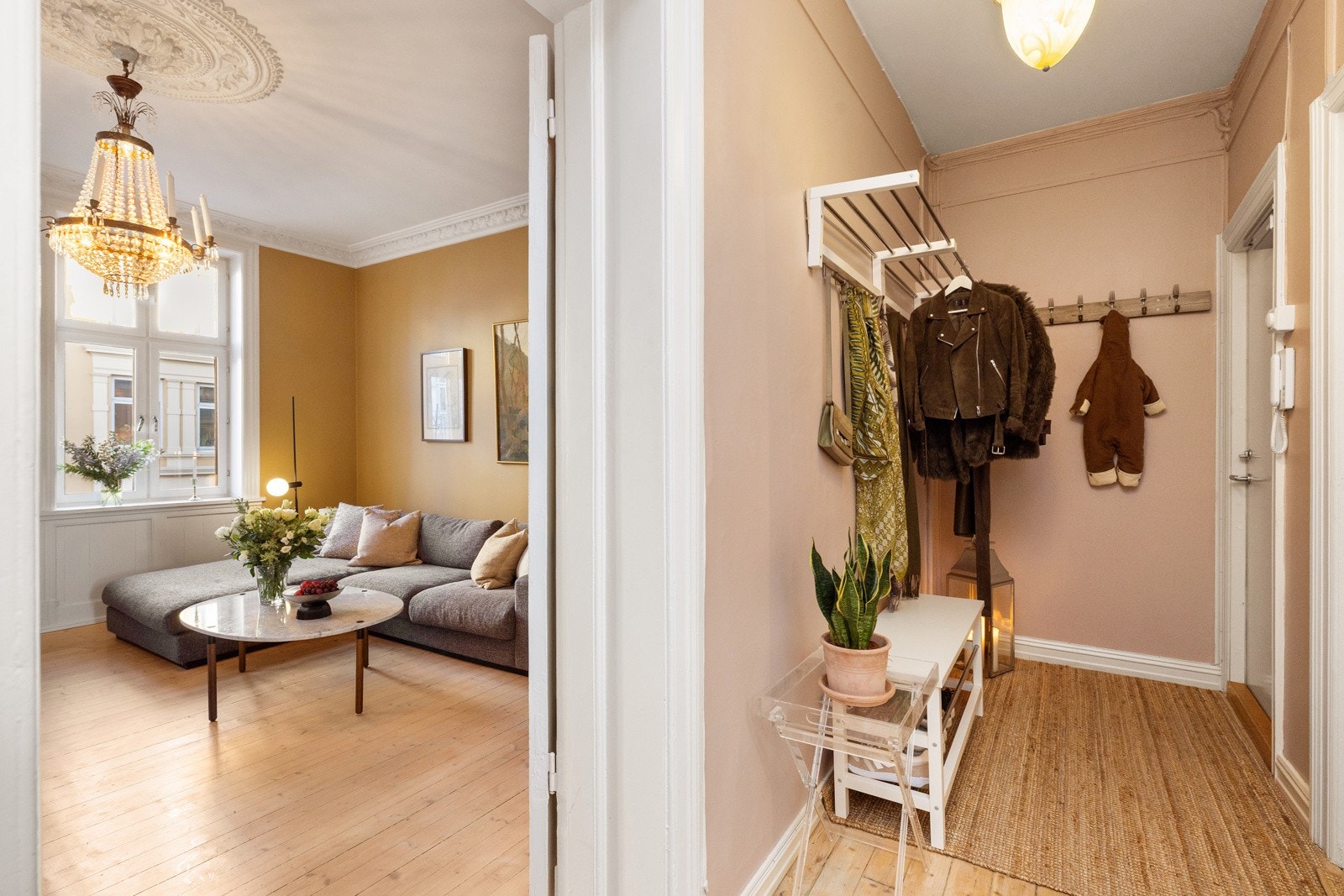 Her er det god plass til ulike garderobeløsninger. Galleribilde