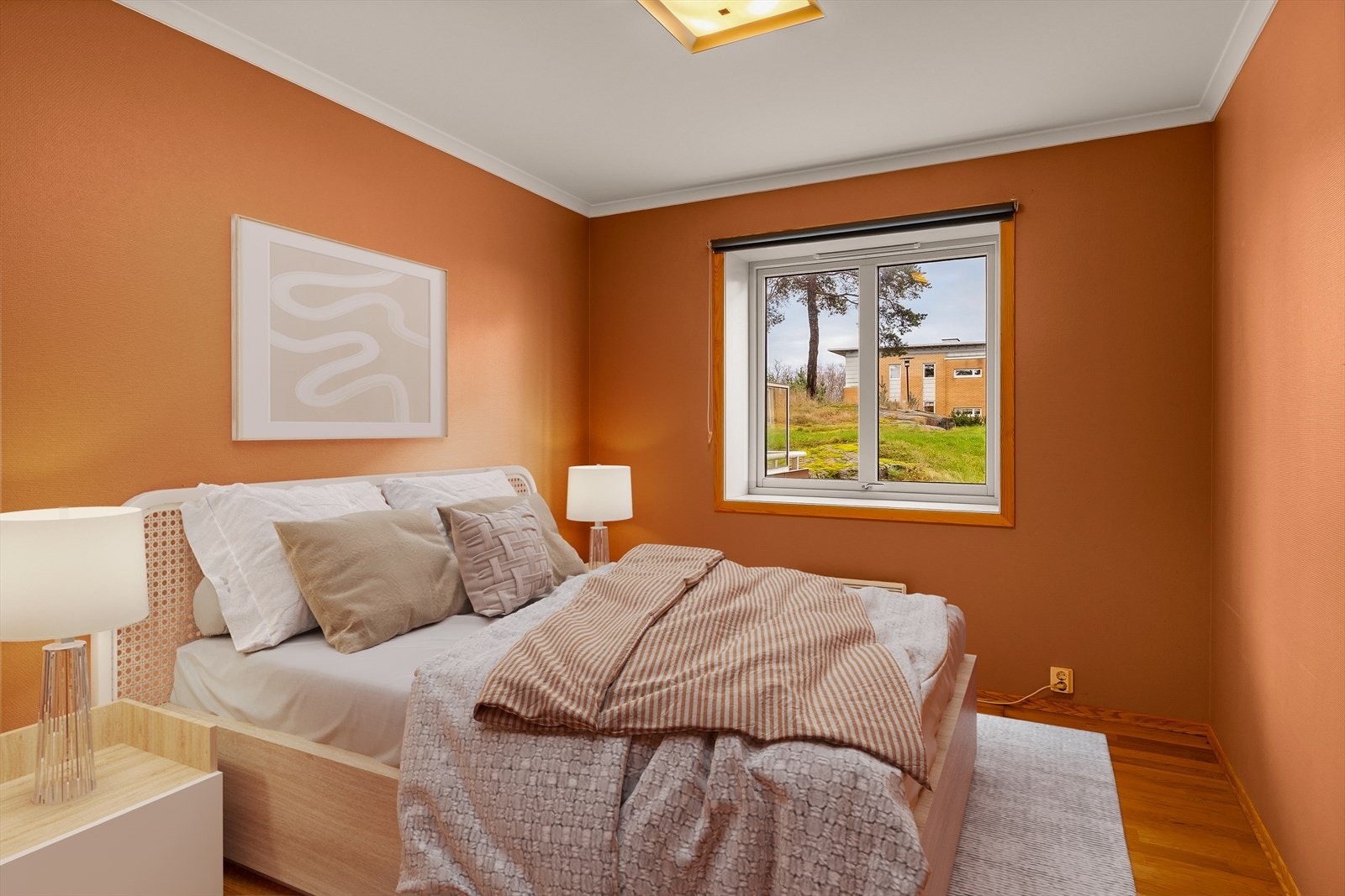 Hovedsoverom. Eikeparkett på gulvet Galleribilde