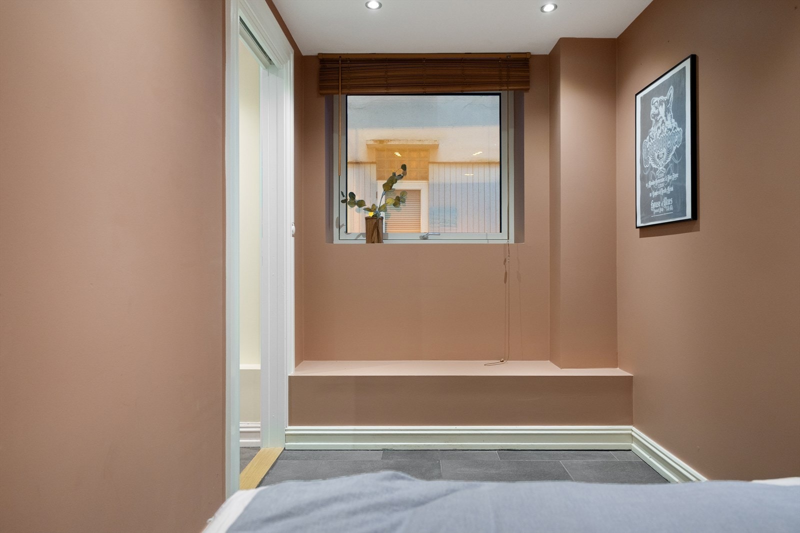 Det er gulvvarme i alle oppholdsrom. Nytt vindu 2025. Galleribilde