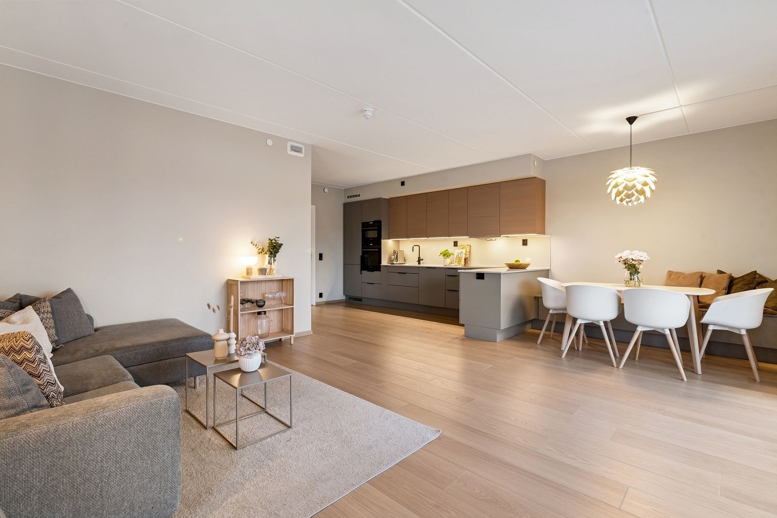 Vannbåren gulvvarme som sikrer et jevnt og behagelig inneklima. Galleribilde