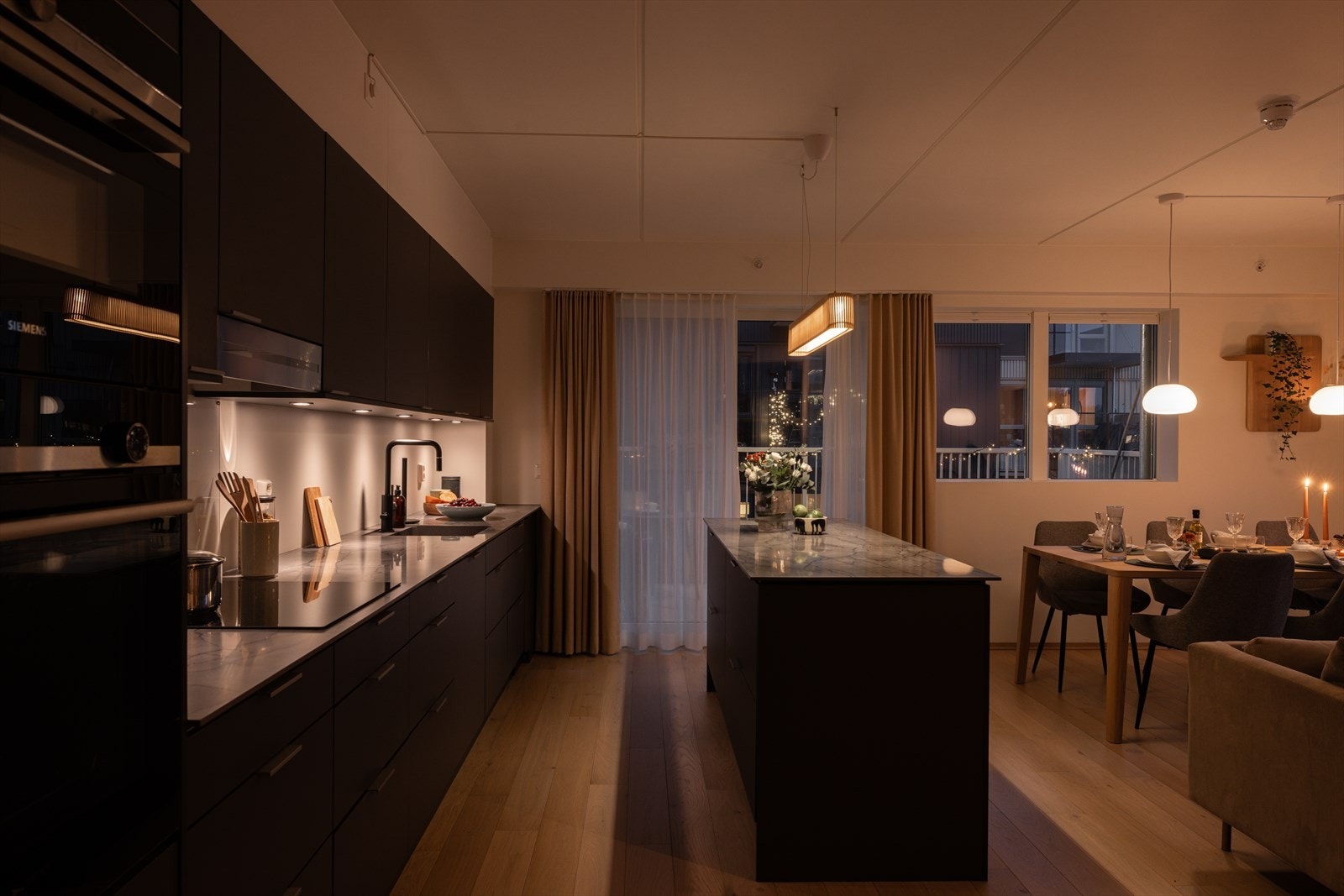 Emir Resulbegovic v. Emera Eiendomsmegling ønsker velkommen til Rolf Hofmos gate 6! Galleribilde