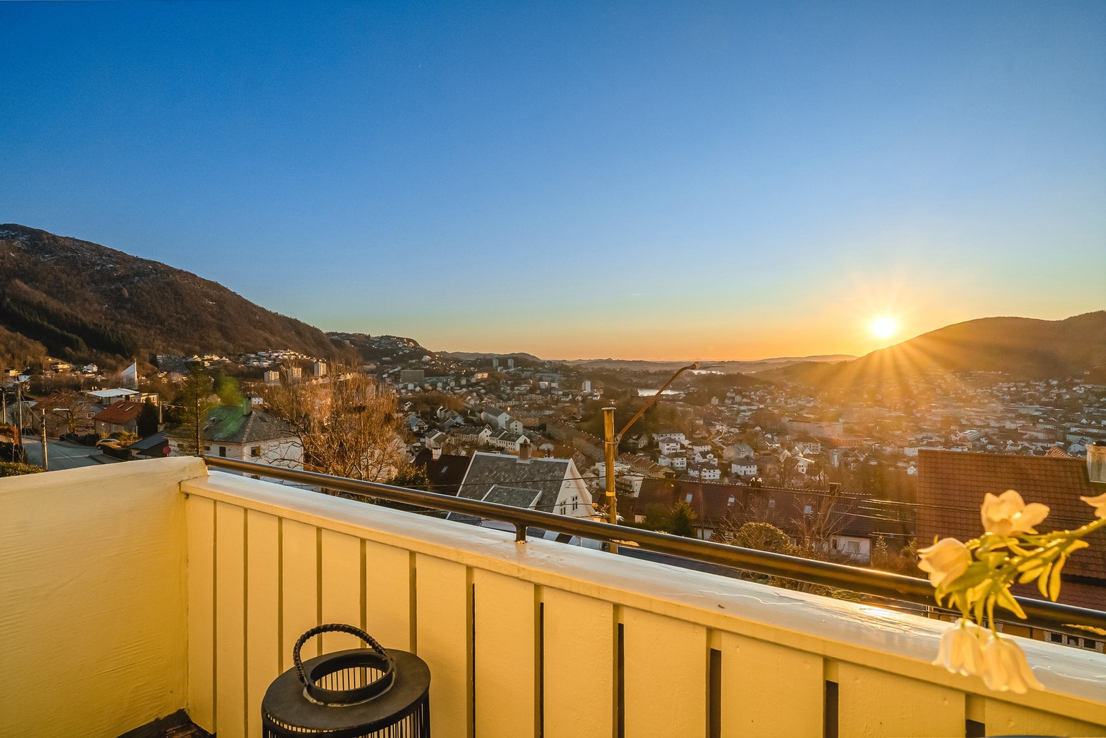 Du har en panoramautsikt over Bergensdalen. Galleribilde