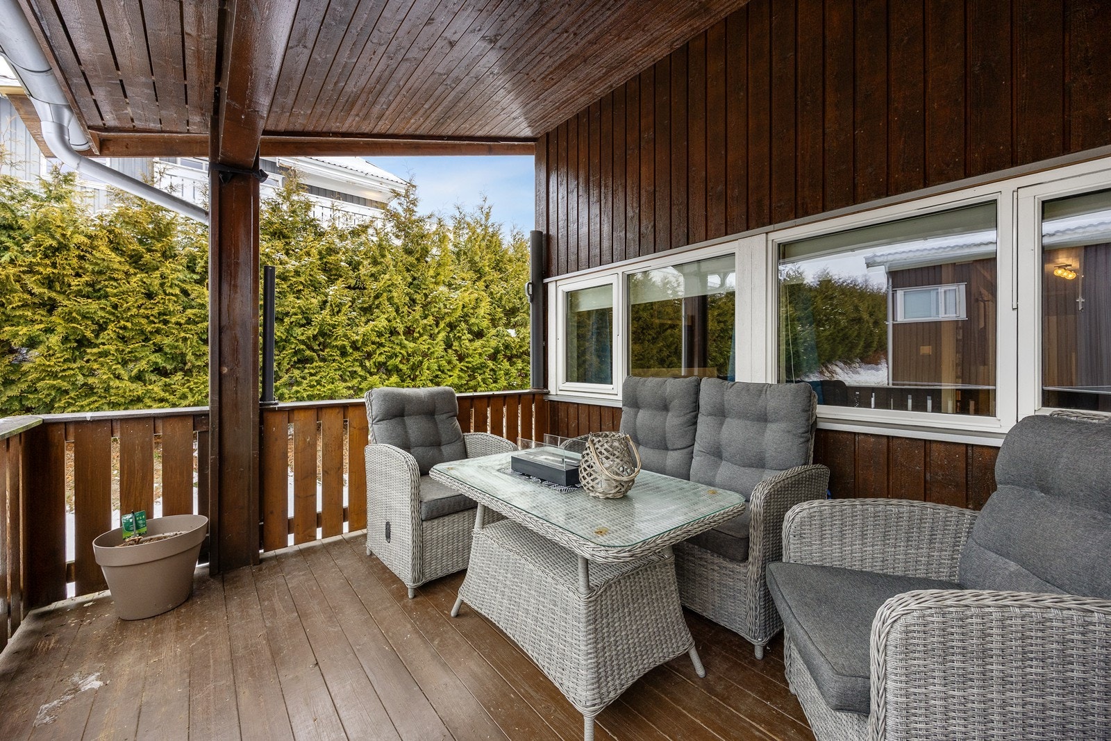 En tiltalende og sentrumsnær 3-roms endeleilighet, beliggende i 2. etasje. Galleribilde