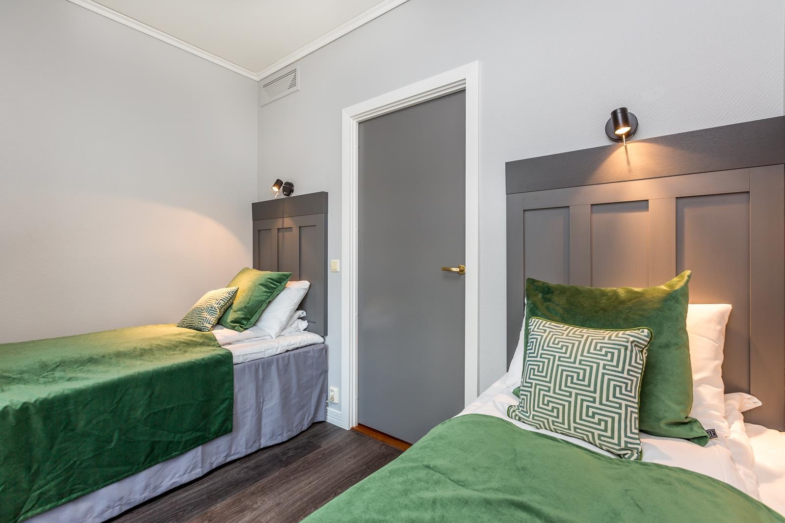 Strøm, parkering, TV, internett og gode senger er inkludert Galleribilde