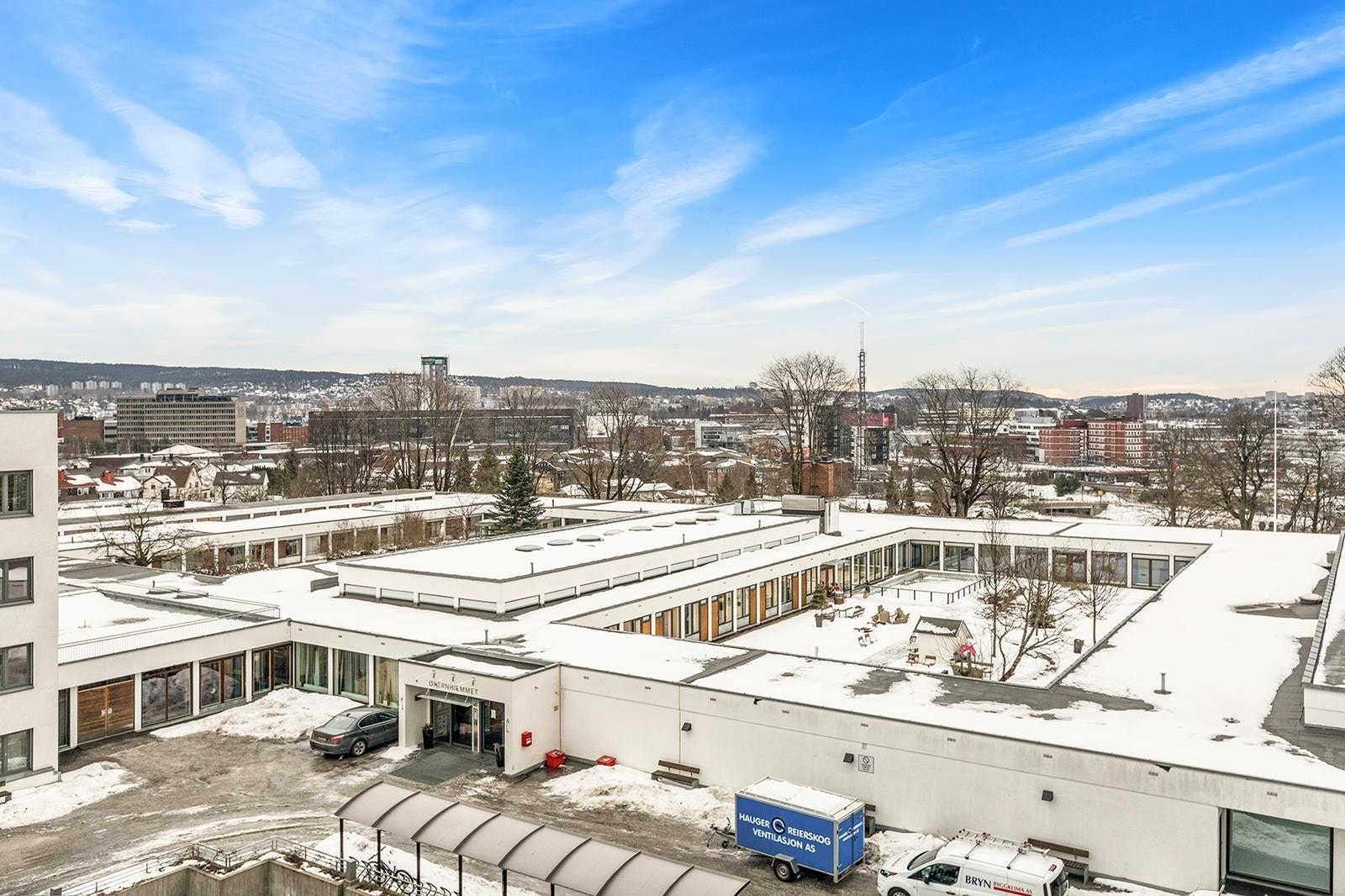 Utsikt mot øst fra balkongen Galleribilde