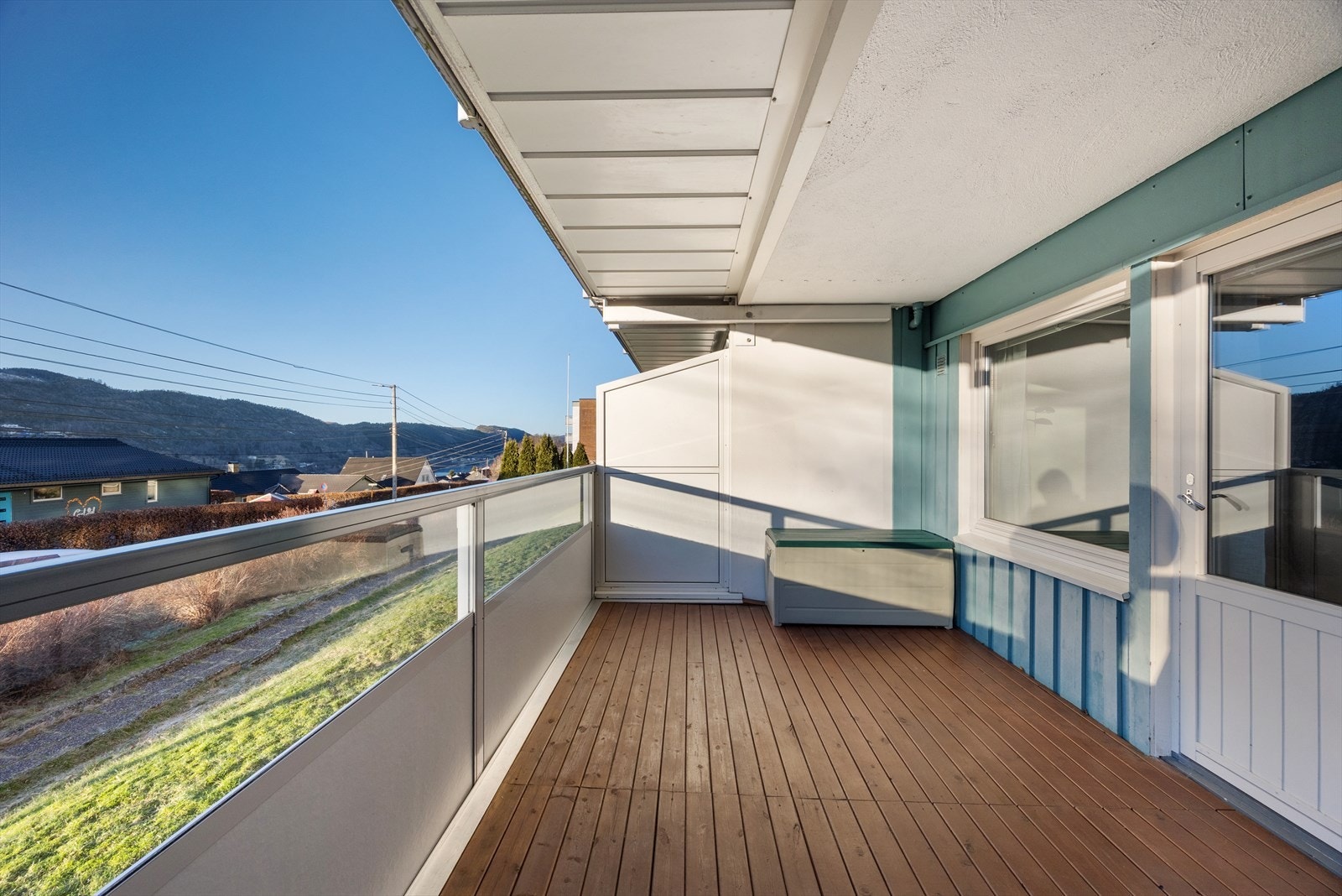 Her er det plass til innredning av sittegruppe, beplantning og annet terrassemøblement. Galleribilde