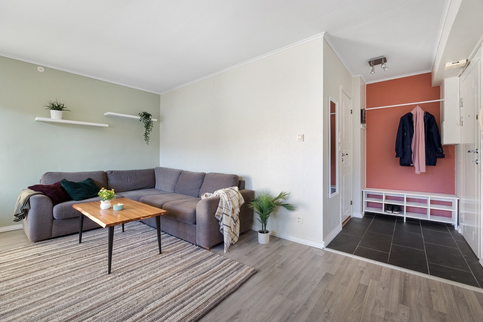 Leiligheten har en lys og innbydende stue med et areal på 17,0 m2. Galleribilde