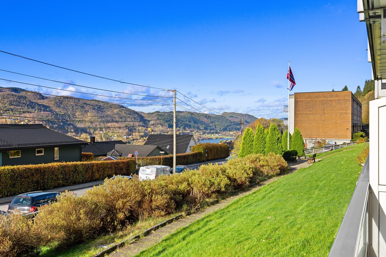 Utsikt mot Arnavågen. Galleribilde