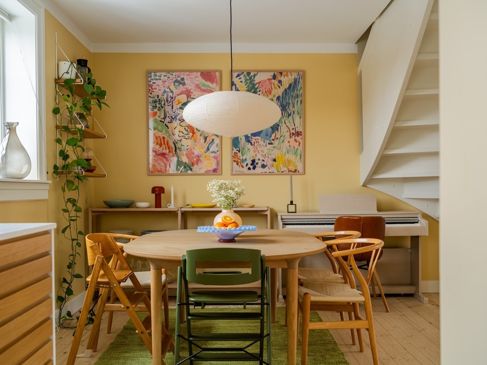 Hyggelig spiseplass hvor man kan samle venner og kjente til hyggelige middager Galleribilde