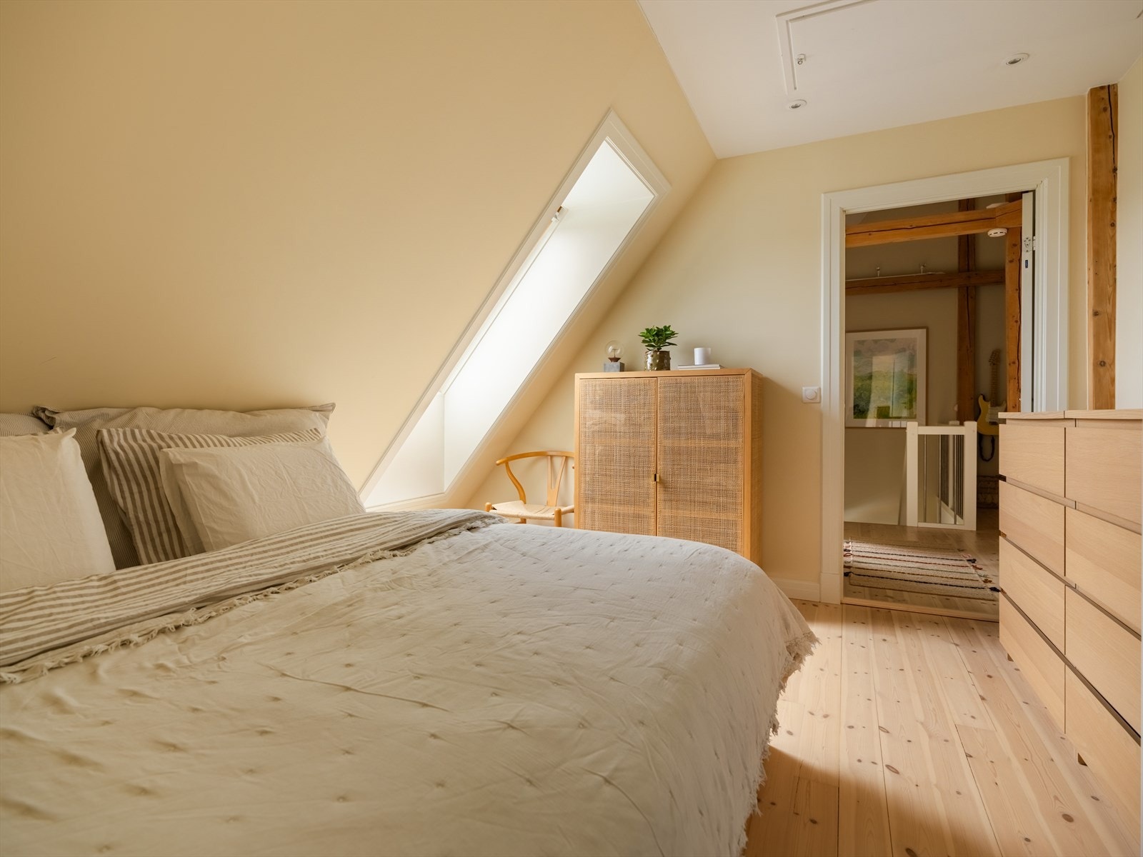 Legg merke til hvordan lyset fyller rommet Galleribilde