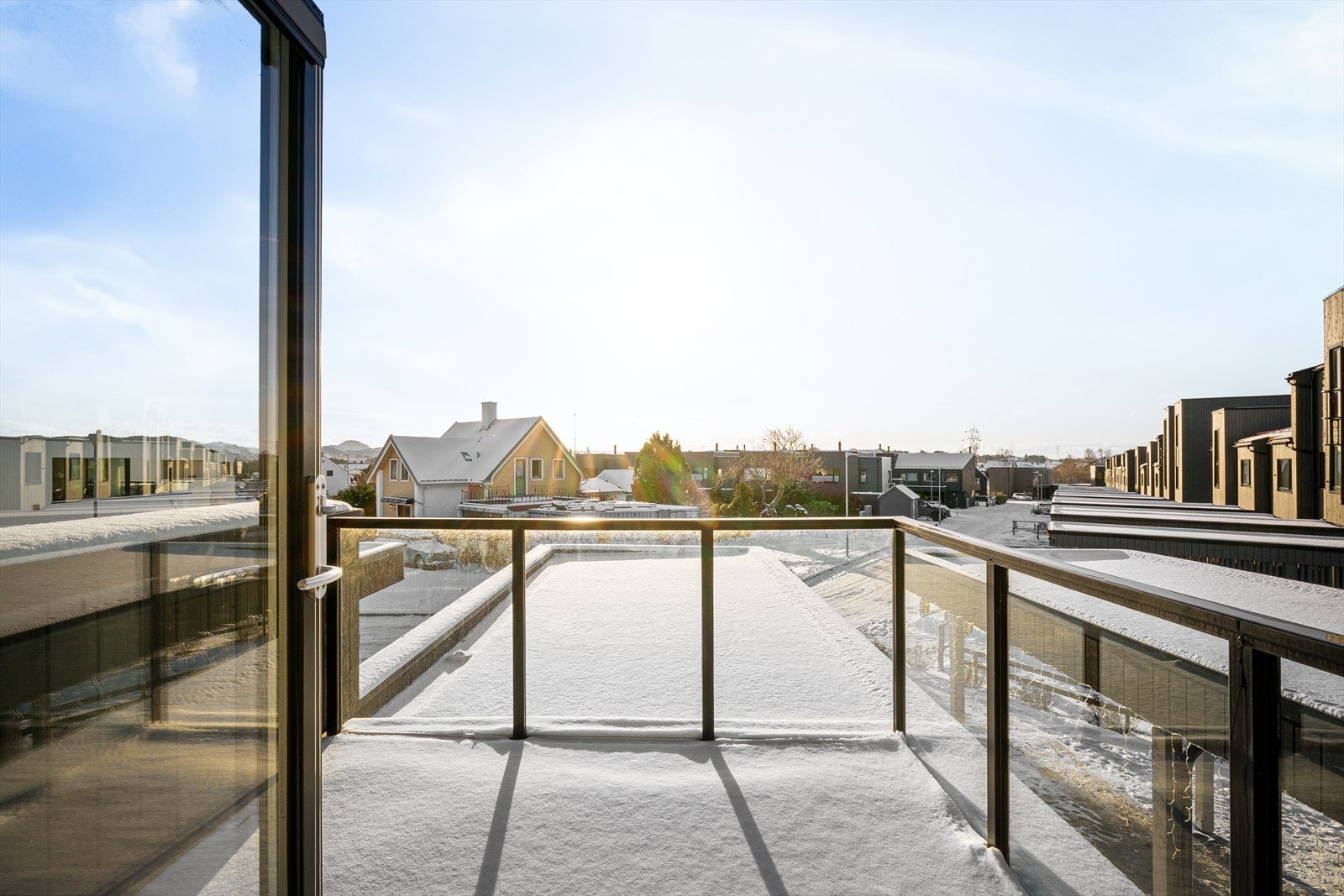 Solrik og meget kjekk balkong på 6 kvm Galleribilde