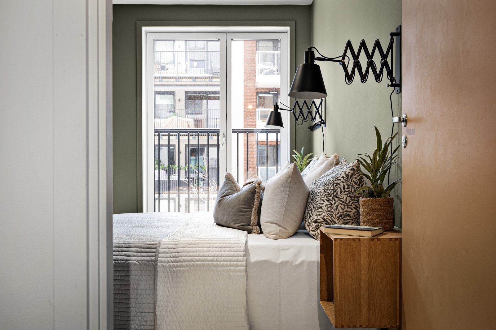 Fransk balkong på hovedsoverom. Man har også eget bad med tilgang fra soverommet. Galleribilde