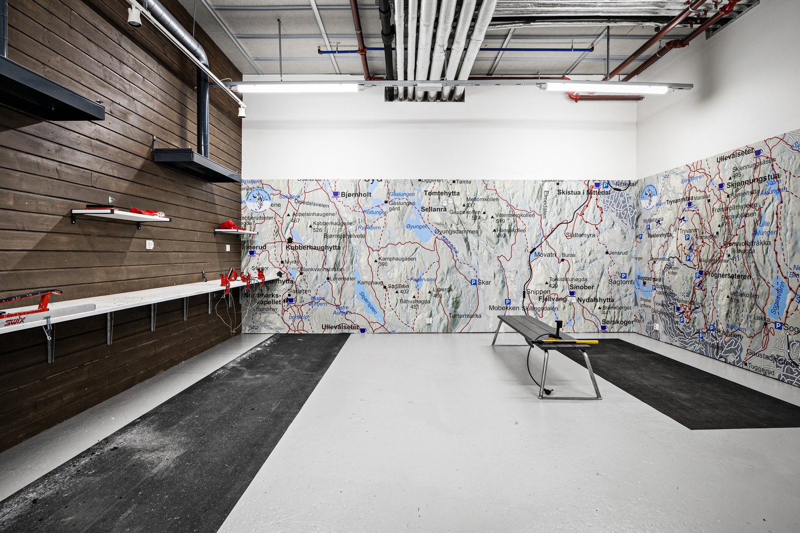 Prepperom for ski og sykkel. Praktisk når man bor rett ved Nordmarkas uendelige turmuligheter. Galleribilde