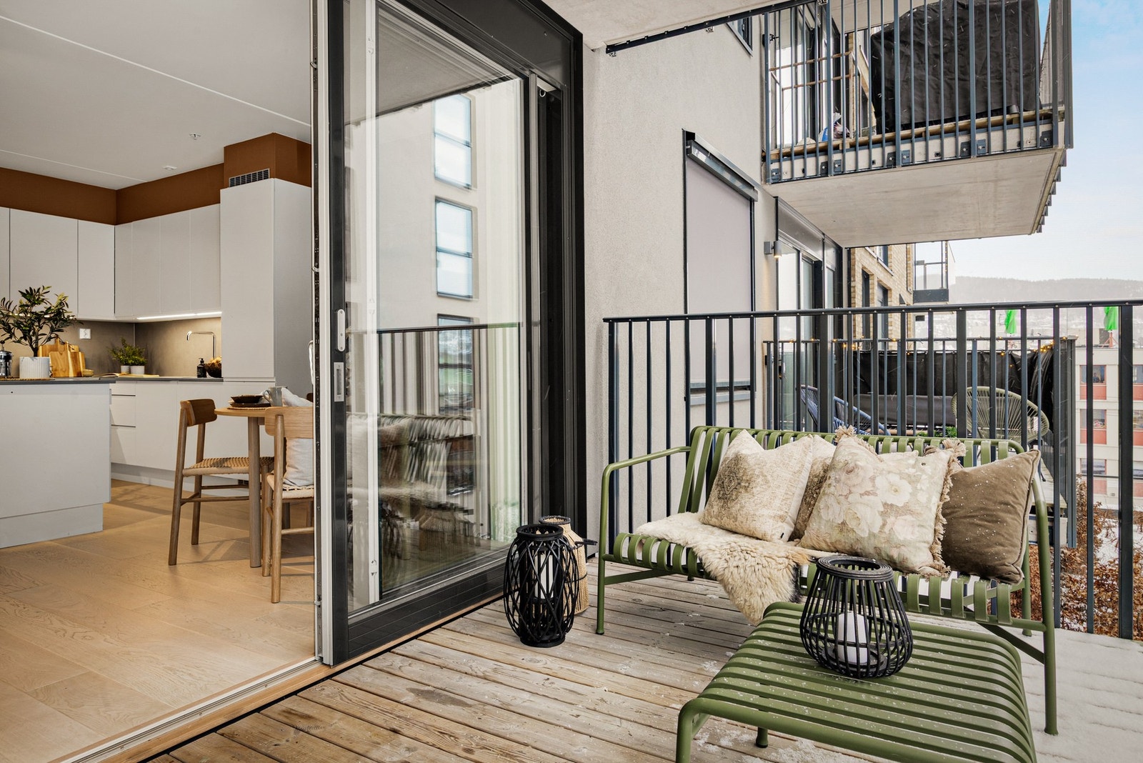 Balkongen har morgen- og ettermiddagssol. Galleribilde