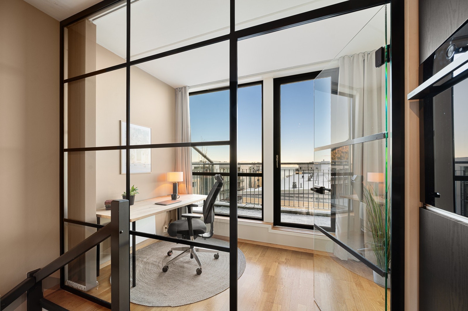 Videre innenfor kjøkkenet finner man soverom nr. 2. Galleribilde