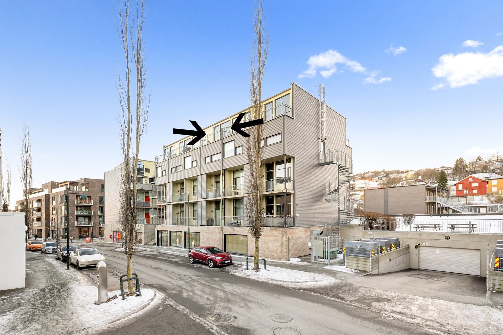 Fasade. Bygget har heis og ble oppsatt i 2004. Galleribilde