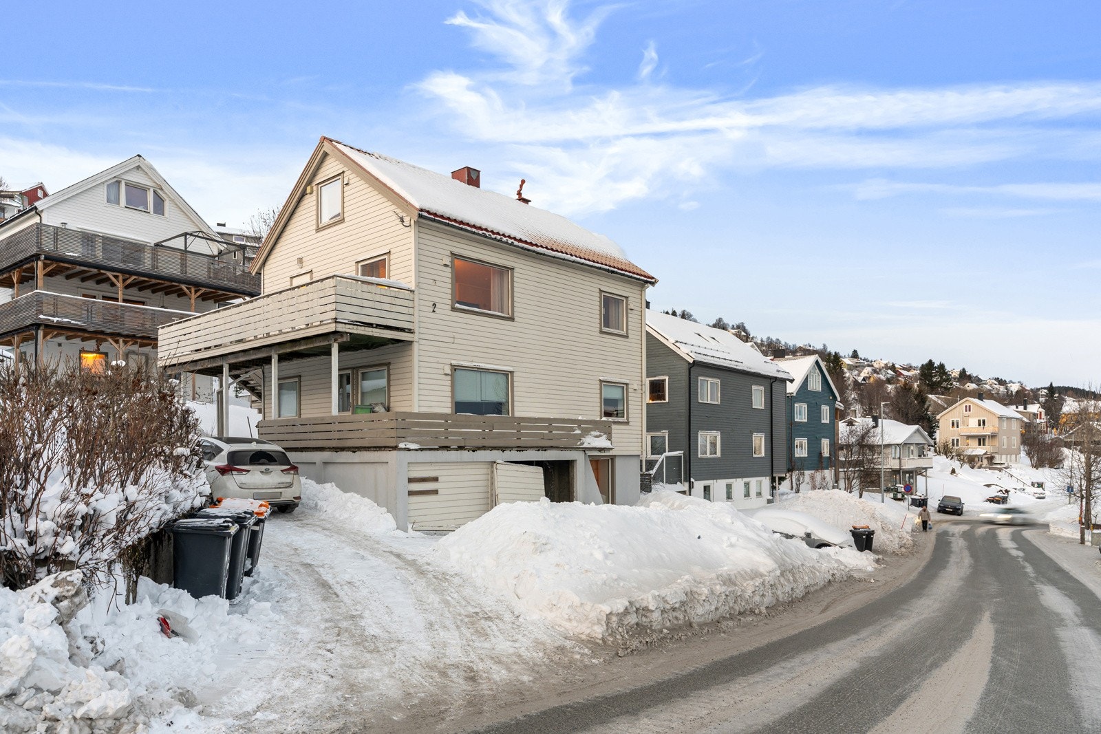 Parkering på sameiets tomt. Galleribilde