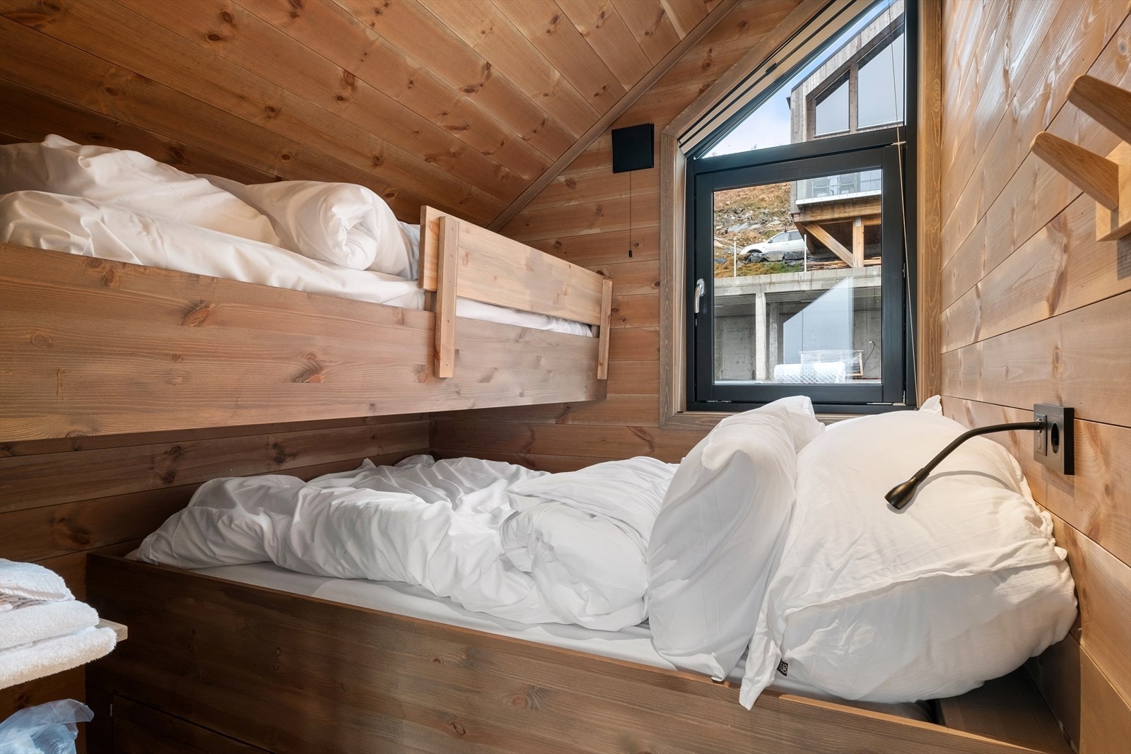 Dette soverommet inneheld plassbygde senger. Galleribilde