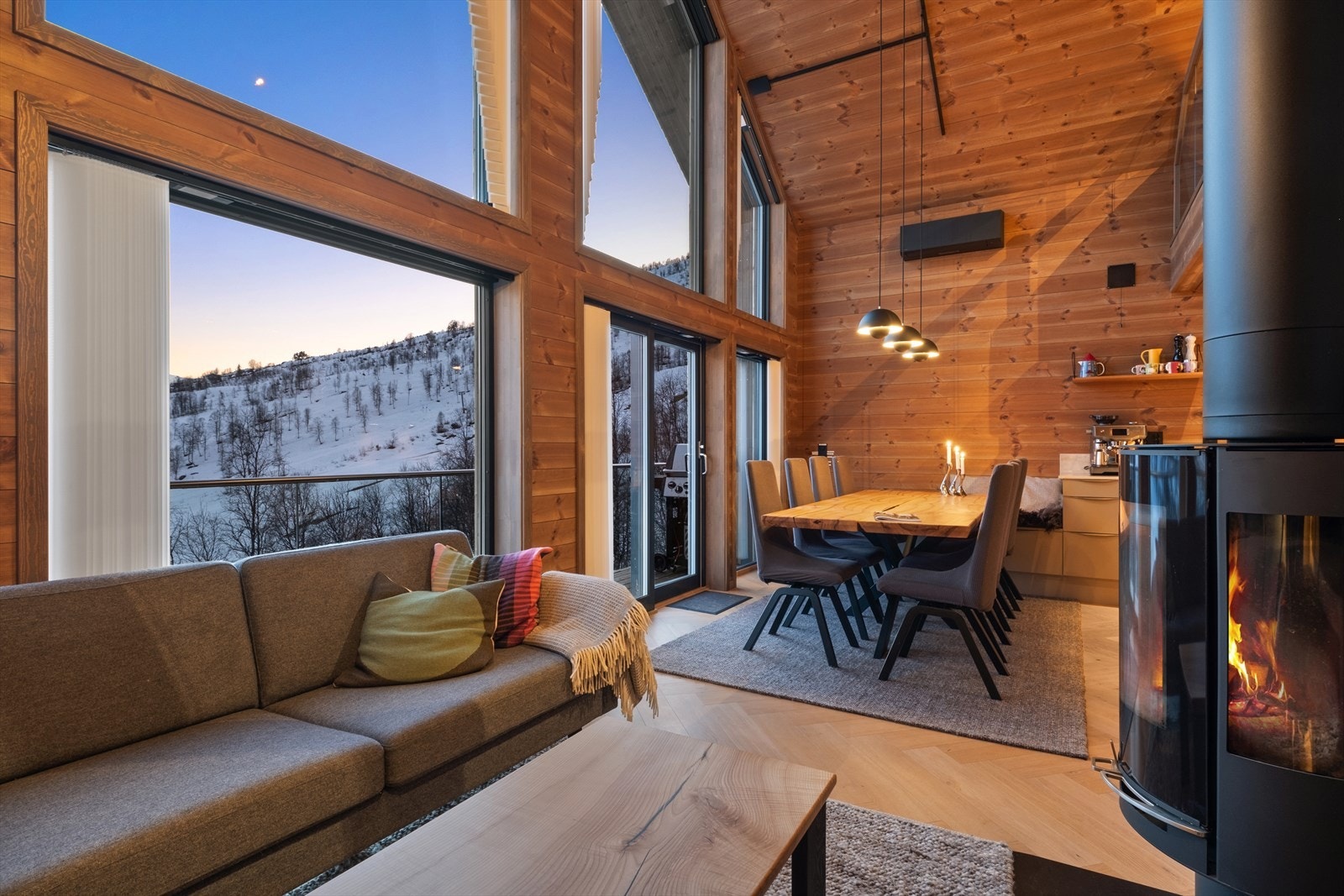 Velkommen til Rindabakkane 42! Ei skikkeleg flott og prisgunstig hytte i Hodlekve Galleribilde