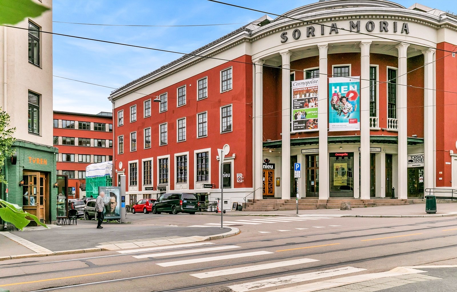 Nærområdet byr på et rikt utvalg av hyggelige kafeer, populære spisesteder, nisjebutikker og matbutikker med godt utvalg, samt nærhet til offentlig transport. Galleribilde