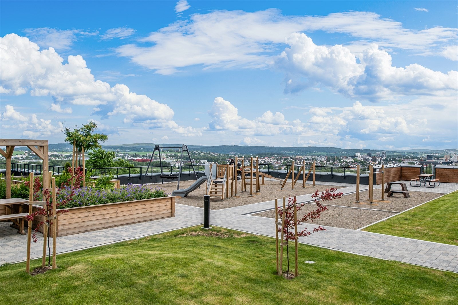 Fellesområdene kan nytes i hyggelige omgivelser med en flott utsikt mot Lillestrøm. Galleribilde