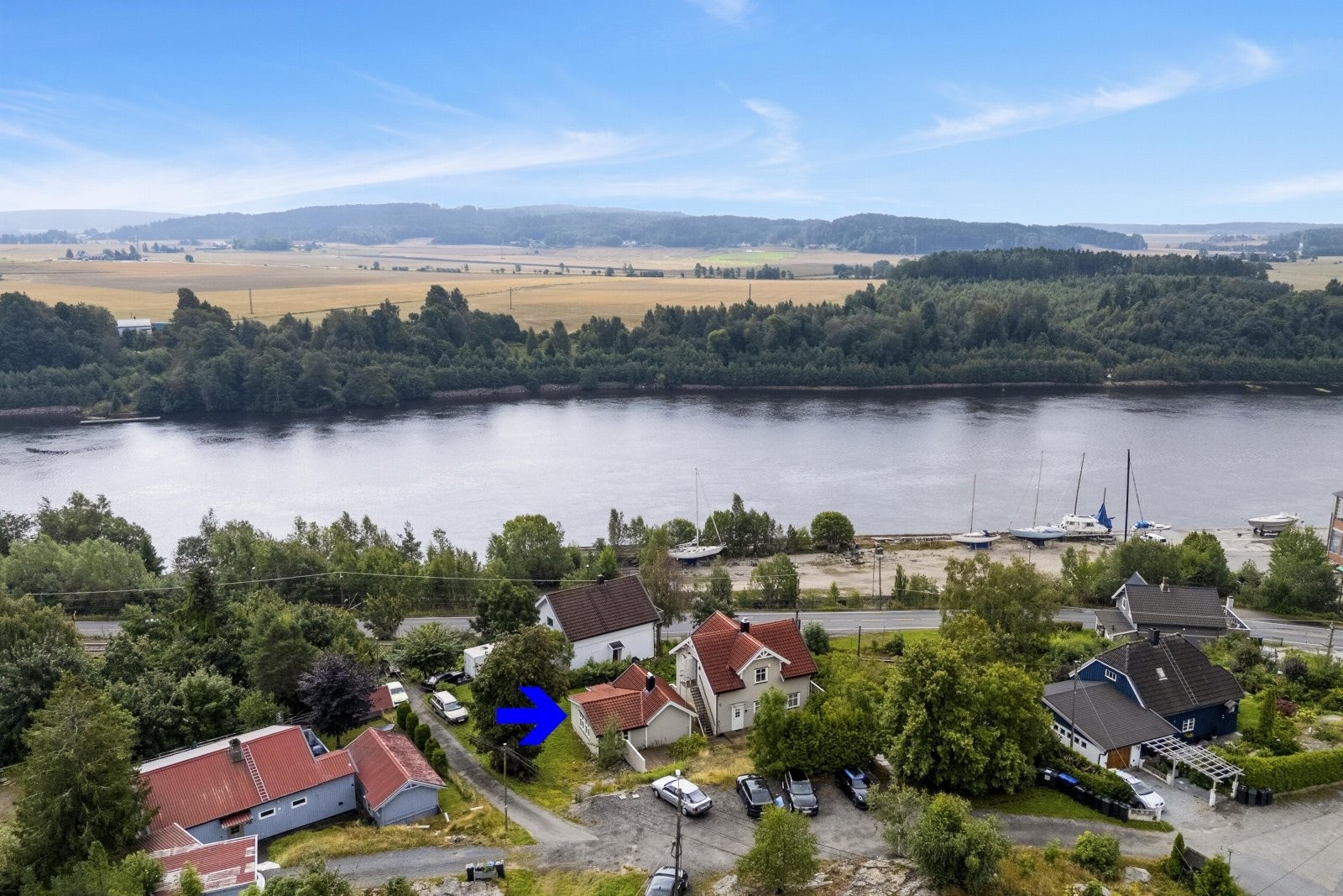 Eiendommen ligger sentralt til på Tindlund. Galleribilde