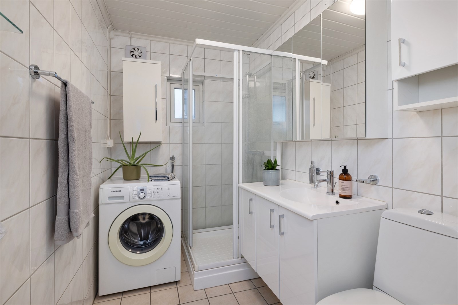 Flislagt bad/wc i borettslgets regi Galleribilde