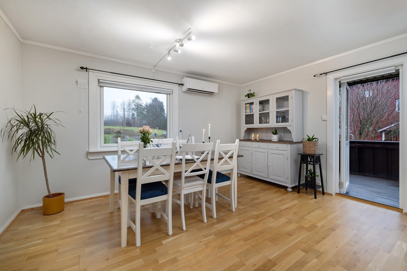 Utgang fra stuen til balkong Galleribilde