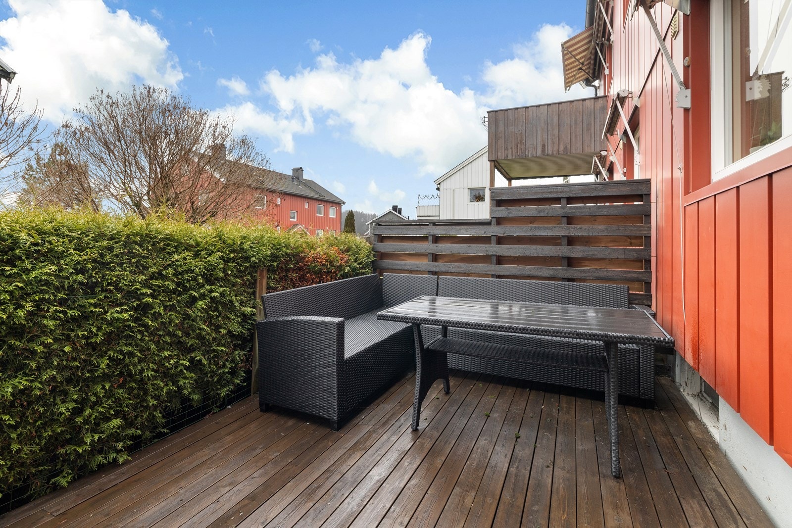 Solrik uteplass Galleribilde