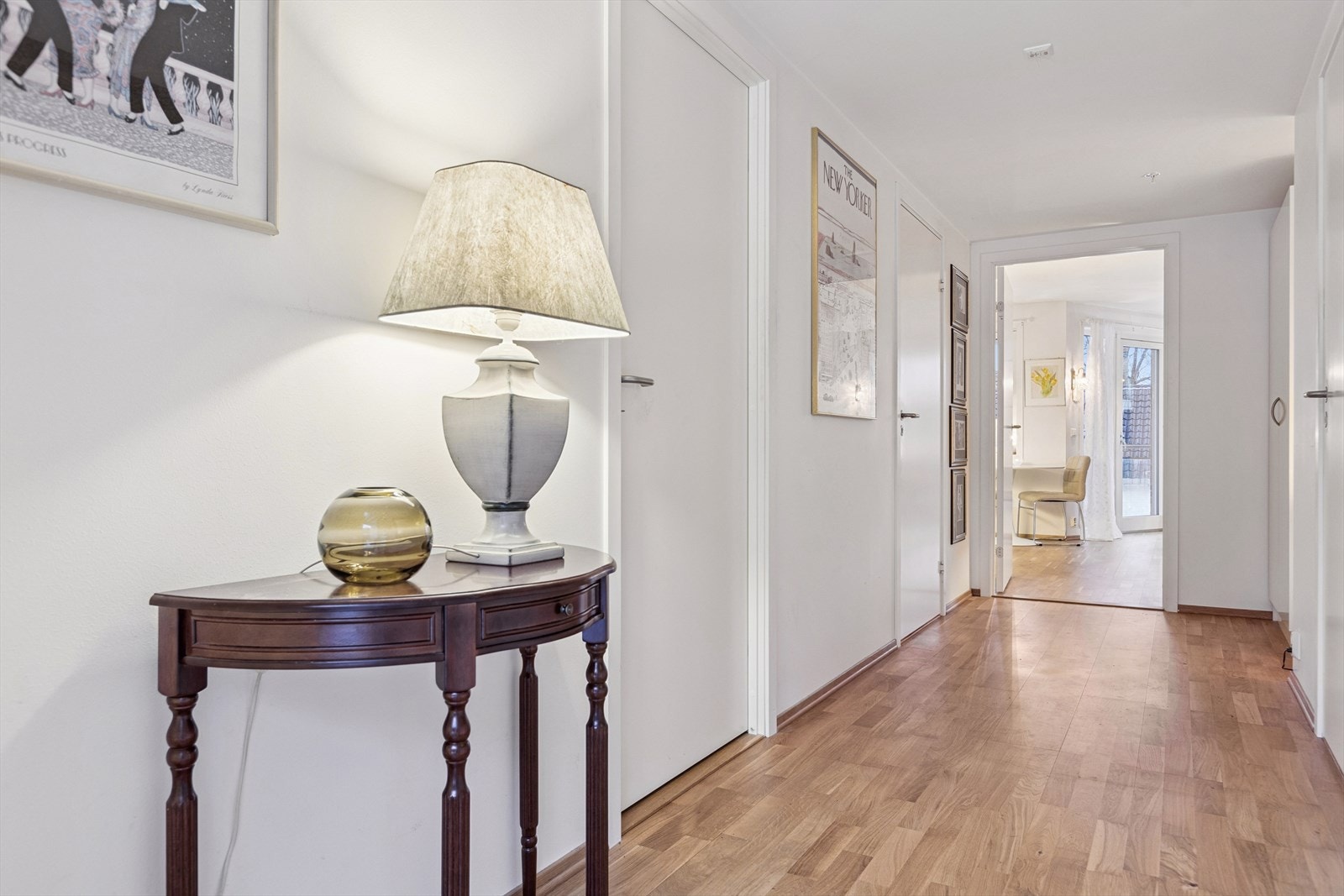 Her får du moderne kvaliteter som fjernvarme, balansert ventilasjon og heis. Galleribilde