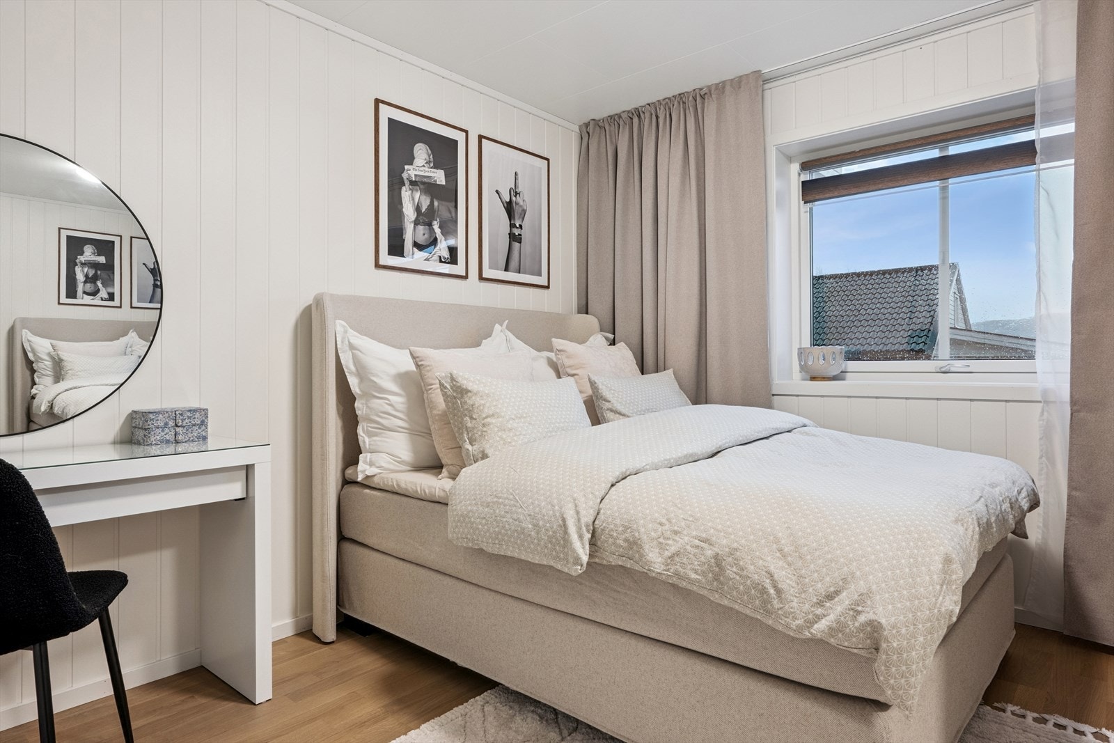 Soverom med plass til kontorplass Galleribilde