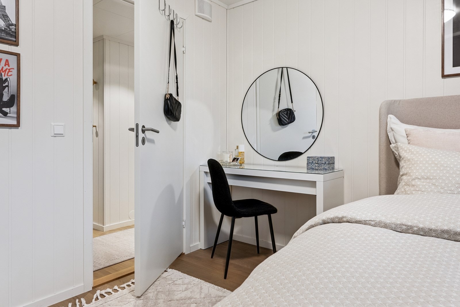 Soverom med plass til kontorplass Galleribilde