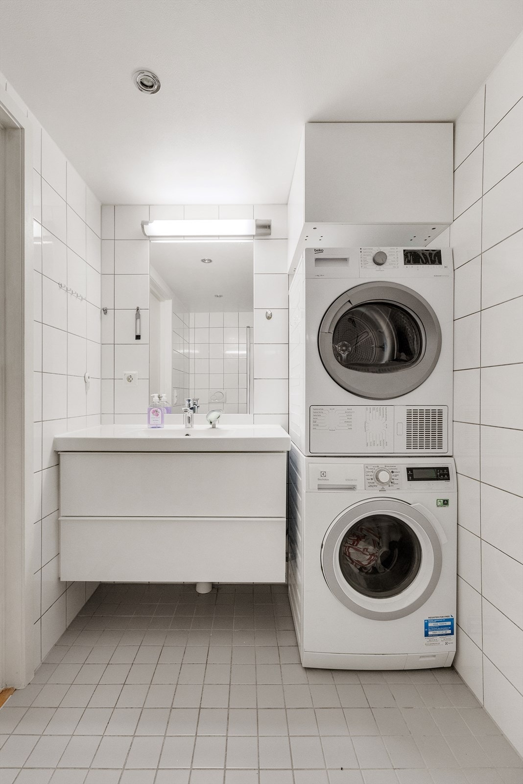 Egen nisje for vask/tørk - effektivt og plassbesparende. Galleribilde