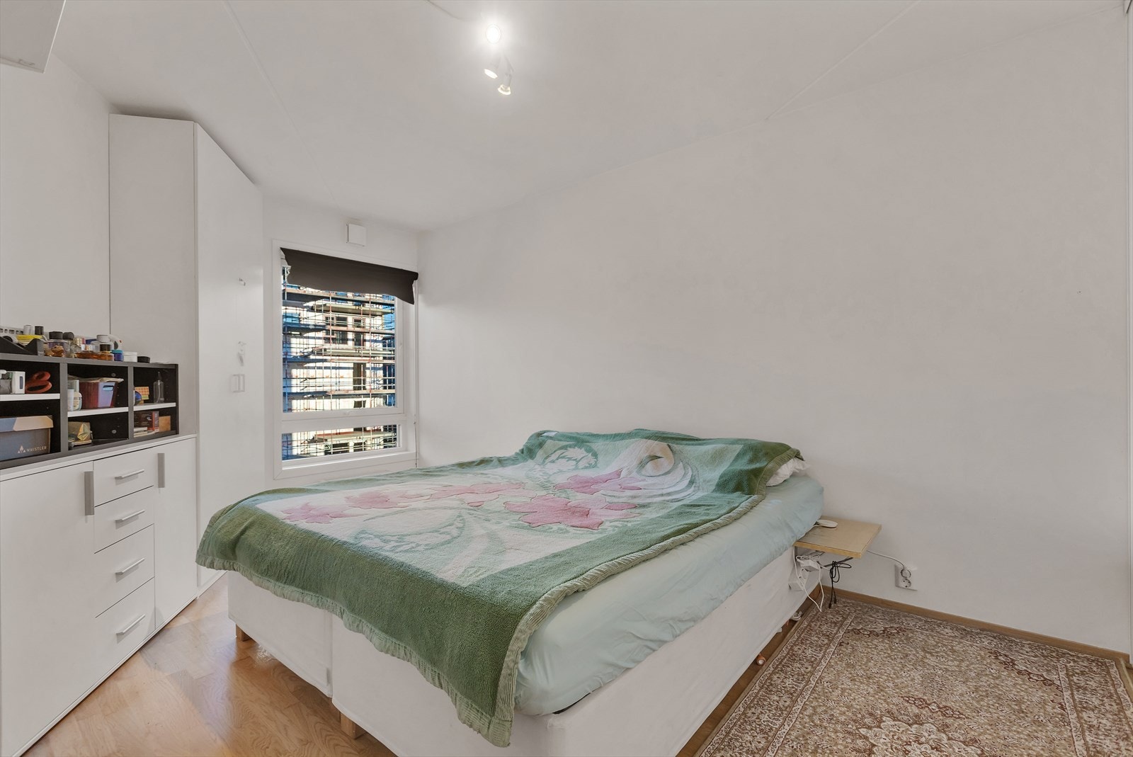 Hovedsoverom har god plass til dobbelseng og nattbord. Galleribilde