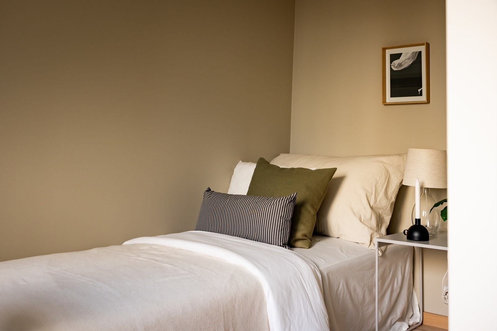 Det er også plass til å etablere et garderobeskap for ekstra oppbevaring. Galleribilde