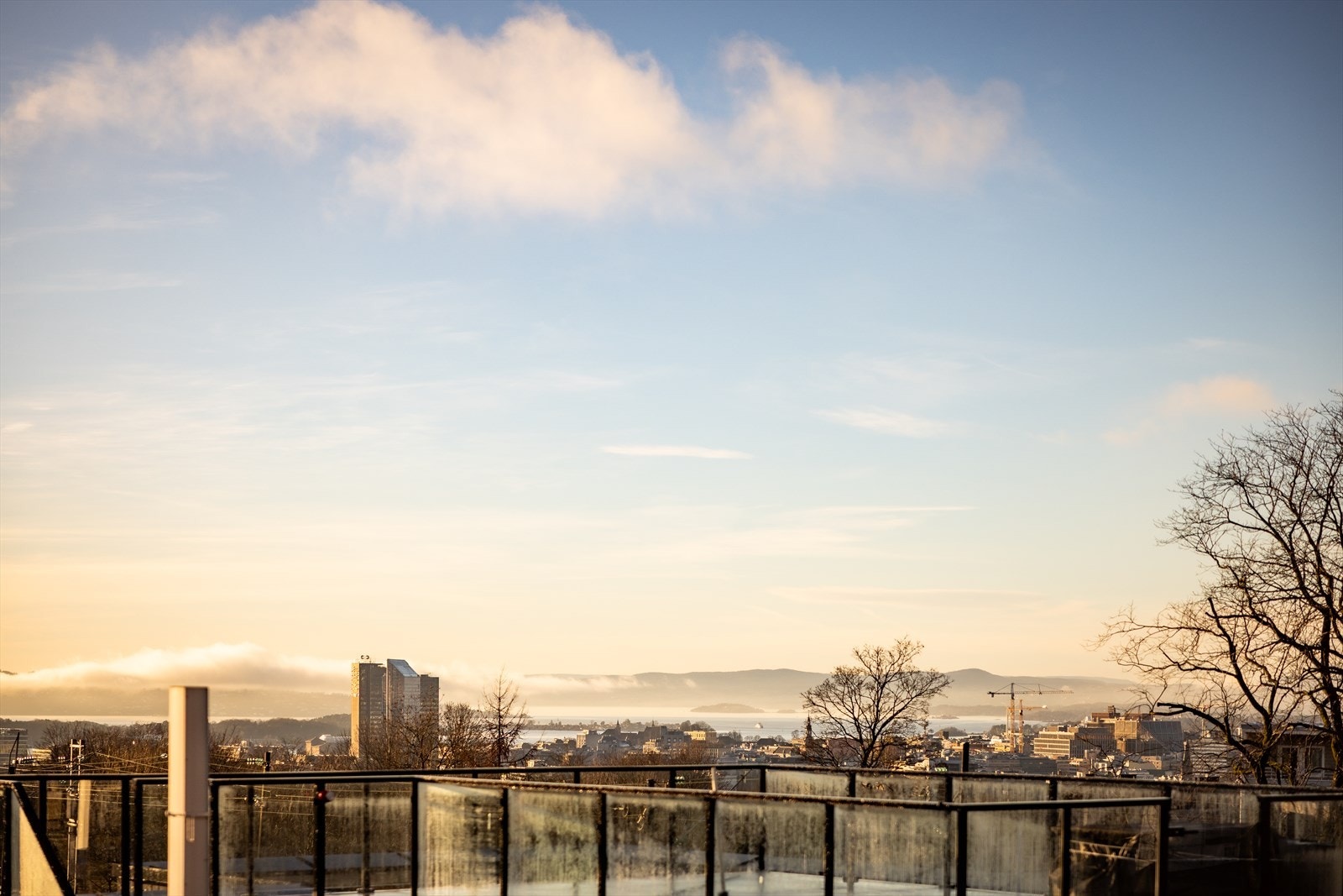 Fra takterrassen har du herlig utsikt ut mot Oslo by. Galleribilde