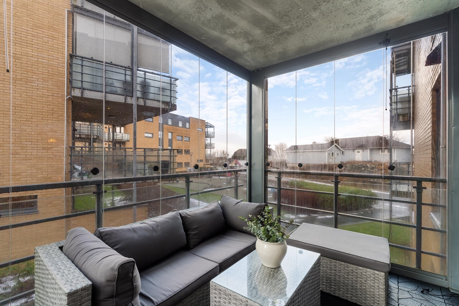 Innglasset balkong Galleribilde