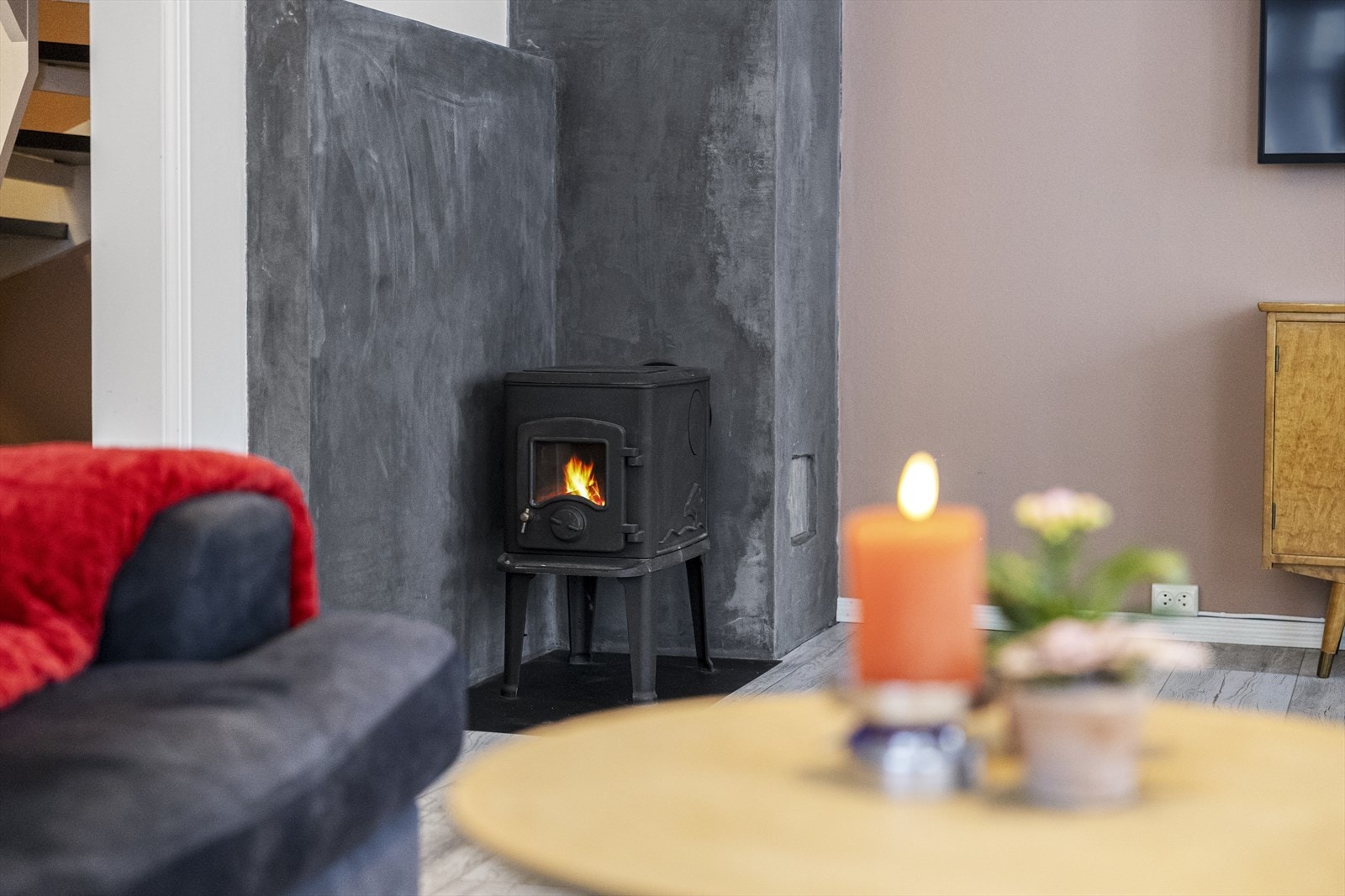 Vedovn gir gode varme på kalde dager. Galleribilde