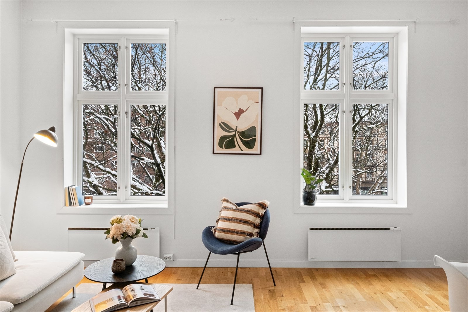 Store vindusflater med vinduer fra 2011. Galleribilde