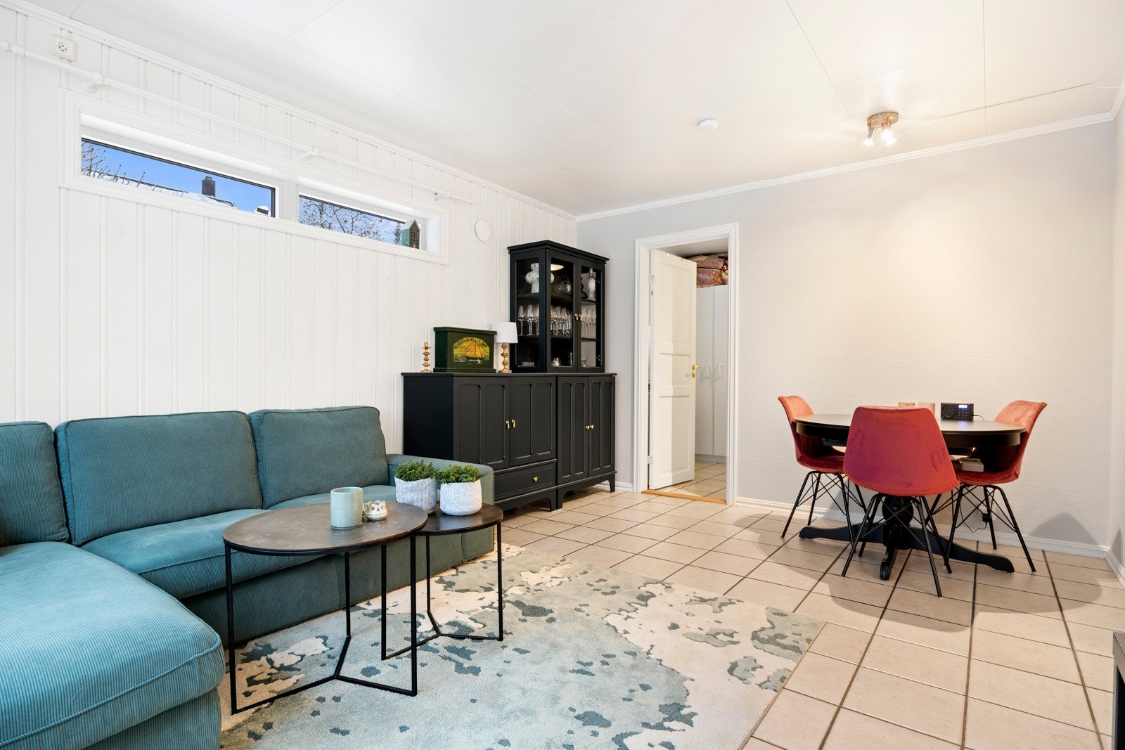 Hybelen har flislagte gulv med varmekabler i alle rom. Galleribilde