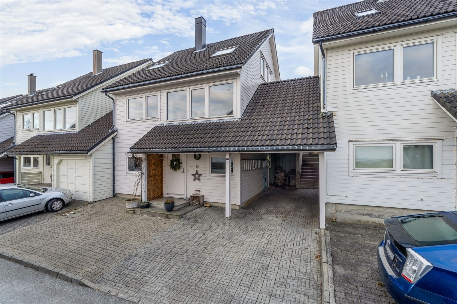 Parkering i carport Galleribilde